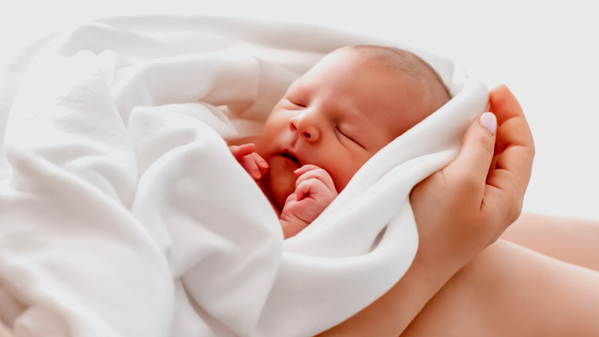 Newborn Care: புதிதாக பிறந்த குழந்தையை 1 வருடத்திற்கு எப்படி பாத்துக்கணும் தெரியுமா?